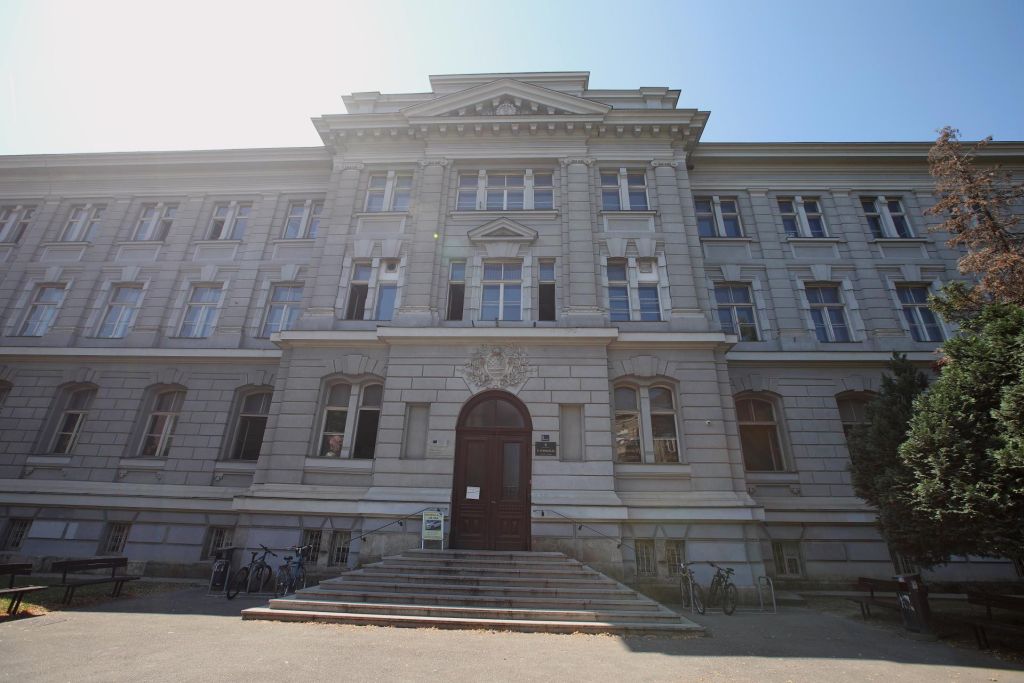 Zagrebačke gimnazije V.  zagrebačka gimnazija A